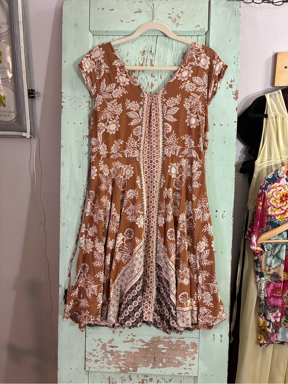 Women’s back in the saddle Floral Midi Dress in Rust Brown - Picture 3 of 5